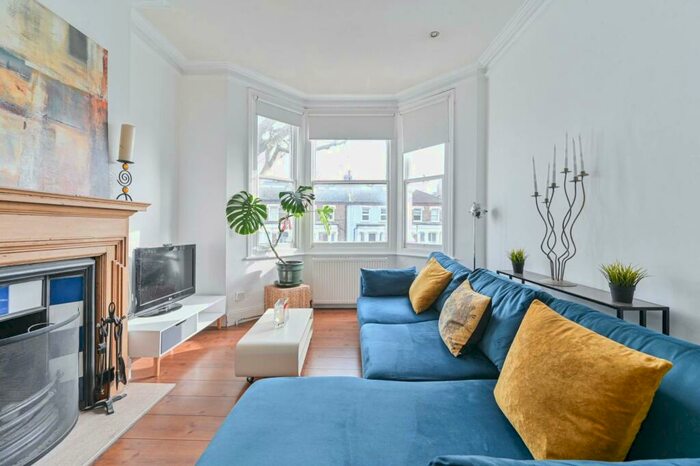 4 Bedroom Flat To Rent In Lordship Lane, East Dulwich, London, SE22