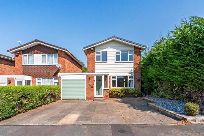 3 Bedroom Link Detached House To Rent In Wheeley Road, Solihull, B92