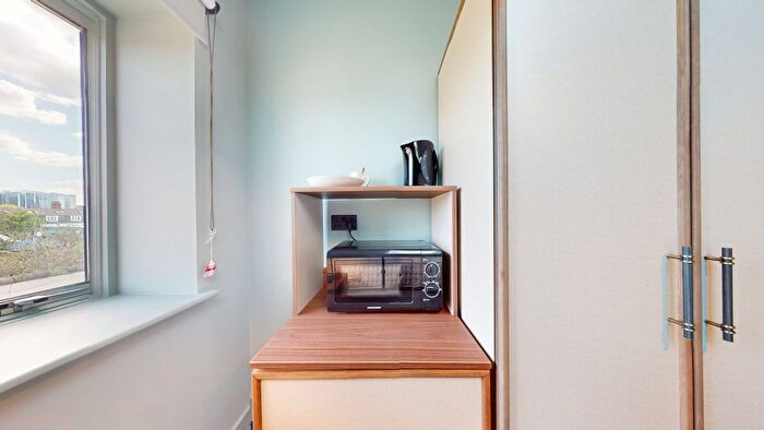 Studio To Rent In Cheshire Street, London, E2