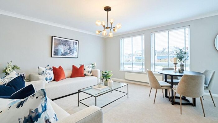 2 Bedroom Flat To Rent In Fulham Road, London, SW3