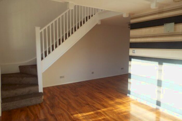 1 Bedroom Flat To Rent In Meadow Rise, Billericay, CM11