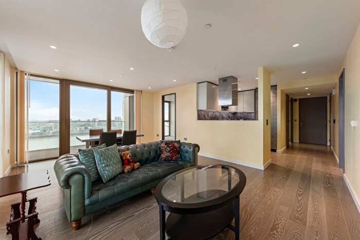 3 Bedroom Flat For Sale In Lighterman Building, Pilot Walk Greenwich, SE10