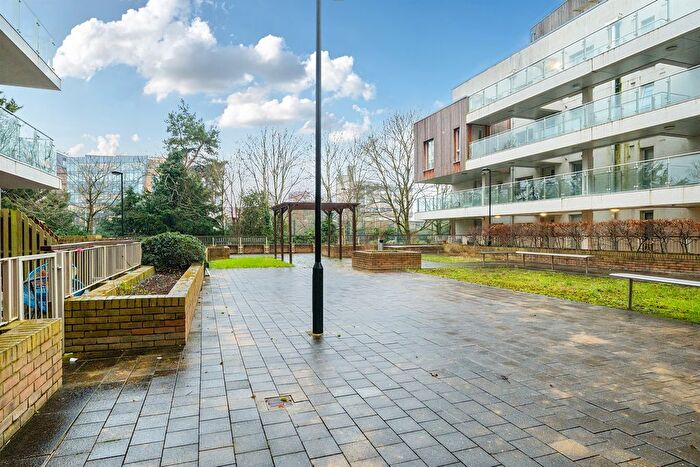 2 Bedroom Flat To Rent In Kidwells Close, Maidenhead, SL6