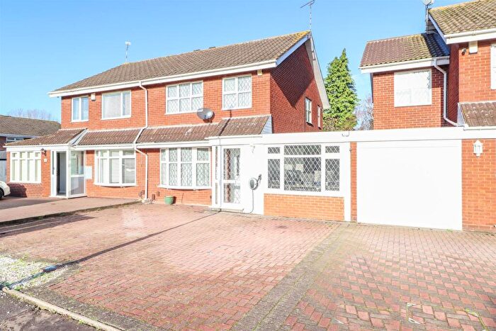 3 Bedroom Semi Detached House To Rent In Ashdown Close, Binley, Coventry, CV3