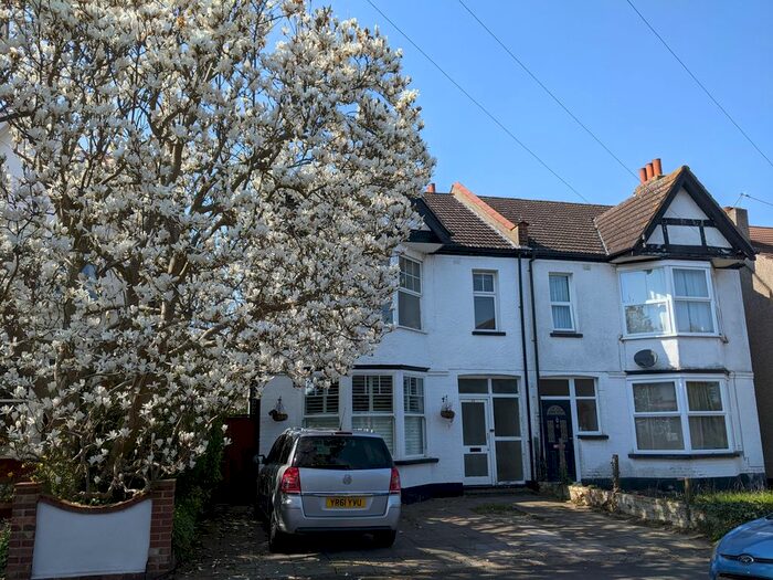 2 Bedroom Maisonette To Rent In Milton Road, Wallington, SM6