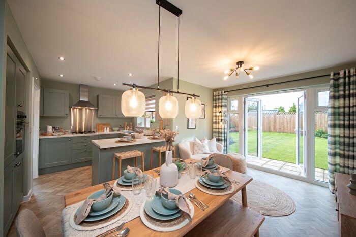 3 Bedroom Detached House For Sale In Long Lane Beverley East Yorkshire, HU17