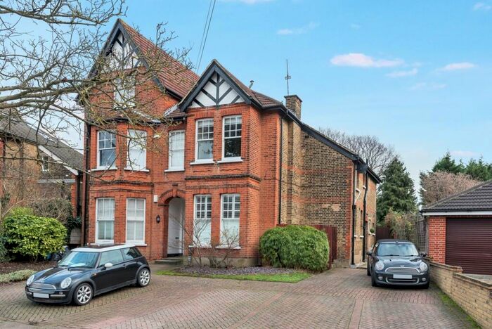 2 Bedroom Flat To Rent In Rodway Road Bromley, BR1