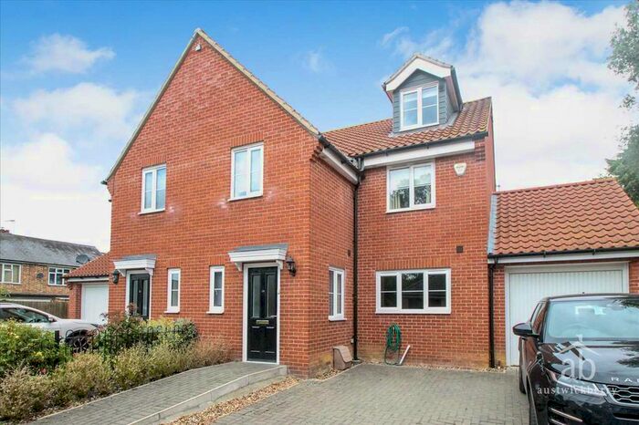 4 Bedroom Semi-Detached House To Rent In Malkin Close, Ipswich, IP1