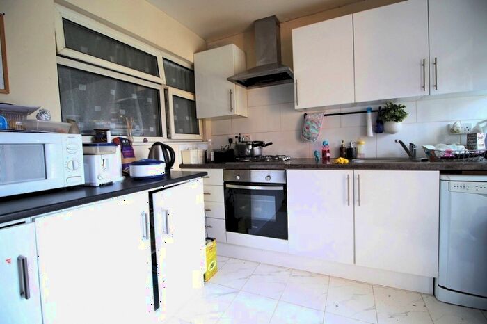 3 Bedroom Flat To Rent In Hounslow Road, Feltham, TW14