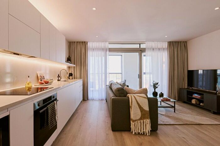 2 Bedroom Apartment To Rent In New Drum Street, London, E1