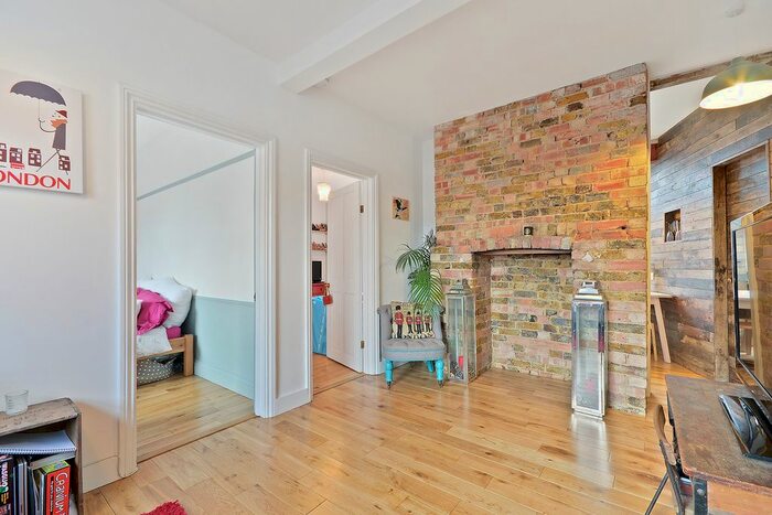 2 Bedroom Flat To Rent In Curtis Street, London, SE1