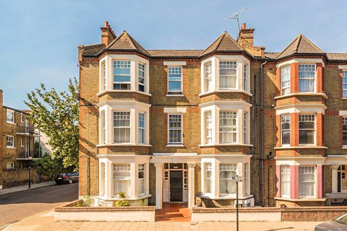 2 Bedroom Flat For Sale In Edgeley Road, Clapham, SW4