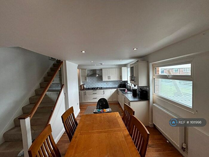 3 Bedroom Semi-Detached House To Rent In Kimberley Walk, Cheltenham, GL52