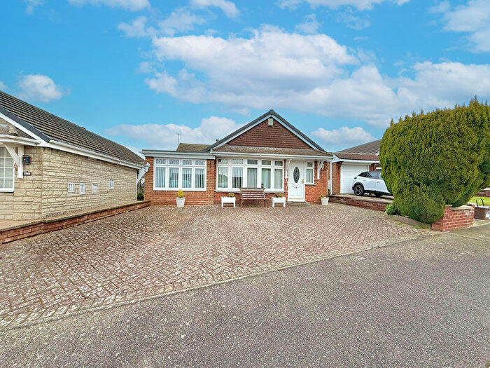 3 Bedroom Detached Bungalow For Sale In Barley Brow, Dunstable, LU6