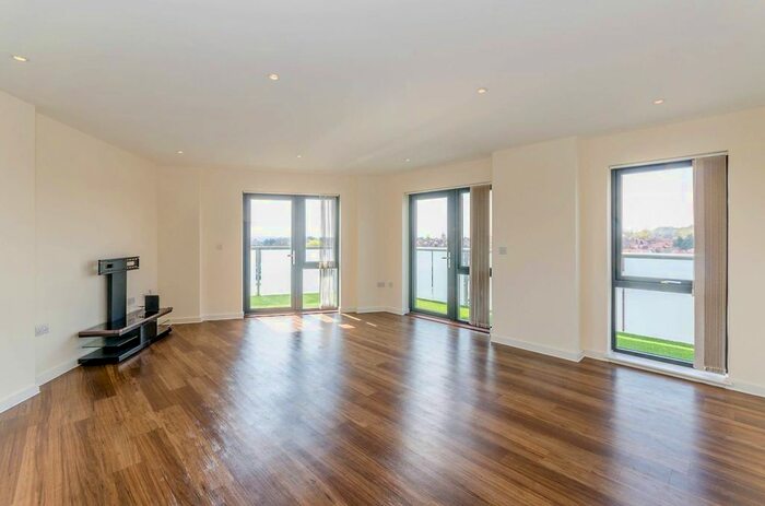 3 Bedroom Flat To Rent In Williams Way, Wembley, HA0