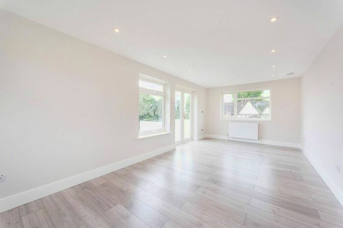 2 Bedroom Flat To Rent In Haslemere Avenue, Hanwell, London, W7