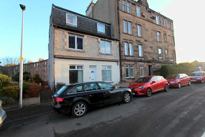 3 Bedroom Flat To Rent In Roseburn Avenue, Roseburn, Edinburgh, EH12