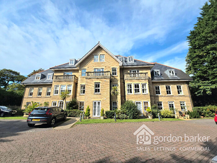 2 Bedroom Apartment For Sale In Manor Road, Bournemouth, Dorset, BH1