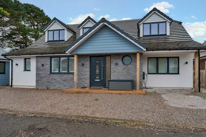 5 Bedroom Detached House To Rent In Manor Park, Nyetimber, Bognor Regis, PO21