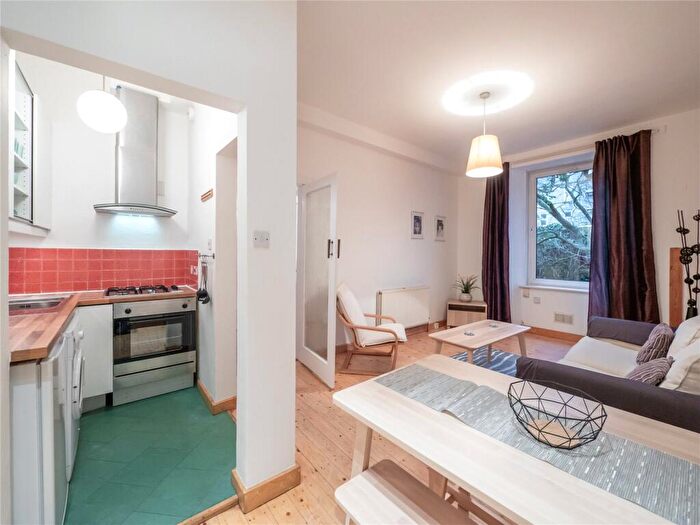 1 Bedroom Flat To Rent In Yeaman Place, Edinburgh, EH11