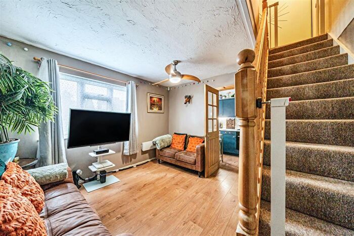 1 Bedroom End Terrace House For Sale In Rabournmead Drive, Northolt, UB5