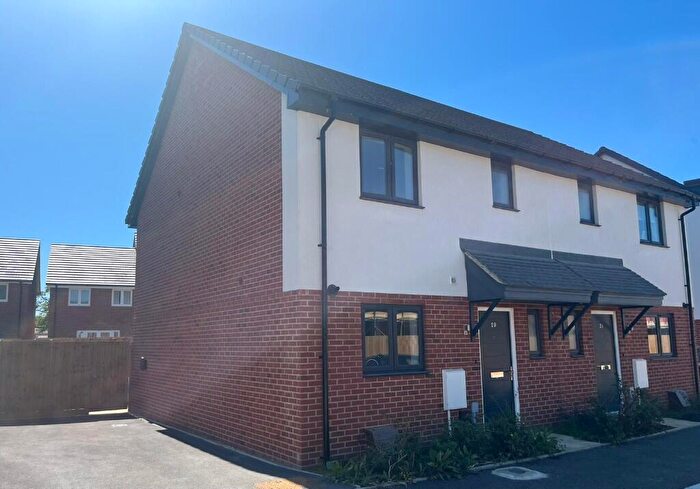 3 Bedroom Semi Detached House To Rent In Farley Way, Gloucester, Gloucestershire, GL2