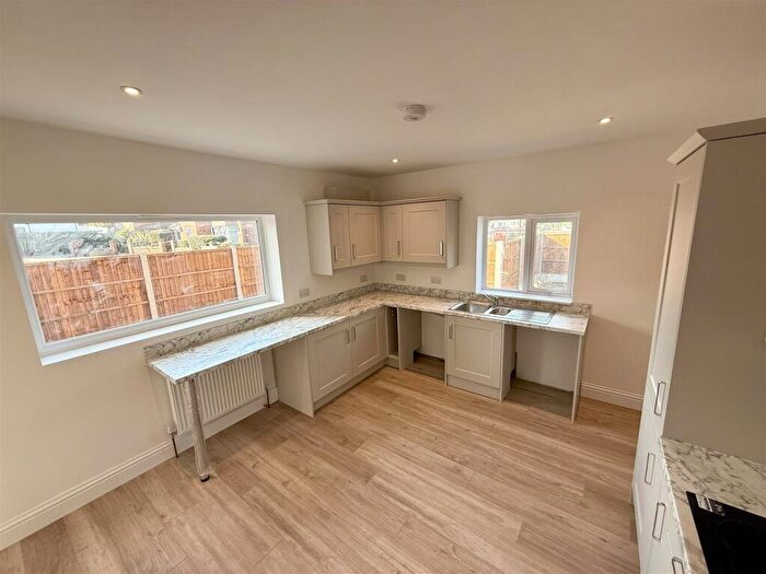 4 Bedroom Detached House For Sale In London Road, Benfleet, SS7