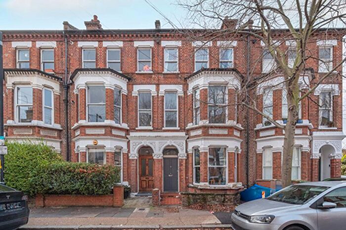 1 Bedroom Flat To Rent In Valmar Road, Camberwell, SE5