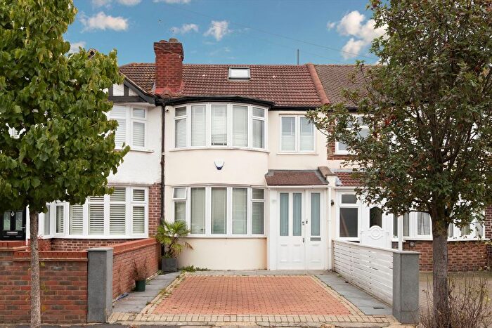 4 Bedroom Property To Rent In Hodder Drive, Perivale, UB6