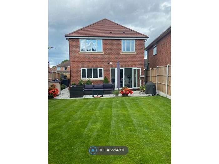 3 Bedroom Detached House To Rent In Shrubbery Road, Bromsgrove, B61