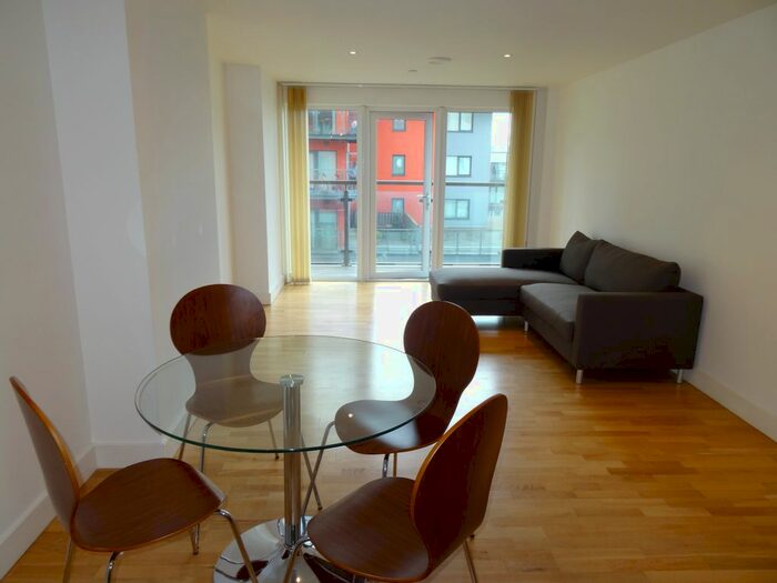 2 Bedroom Flat To Rent In Woolwich Church Road, Woolwich, London, Woolwich, SE18