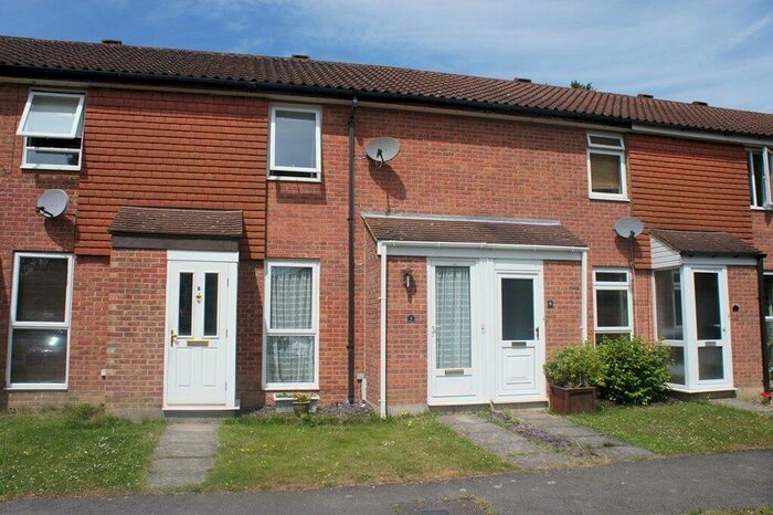 2 Bedroom Terraced House To Rent In Melksham Close, Horsham, RH13
