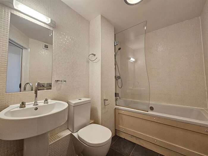 2 Bedroom Flat To Rent In Flat, Old Paper Mill, Ditton Walk, Cambridge, CB5