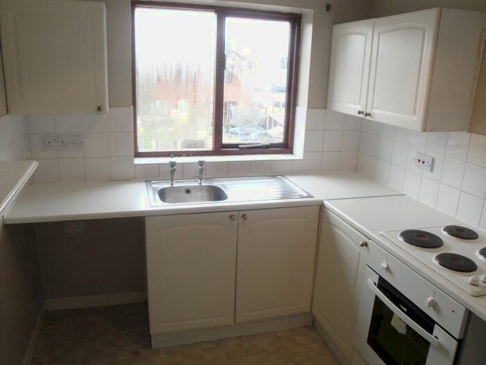 2 Bedroom Flat To Rent In Emerald Gardens, Dagenham, RM8