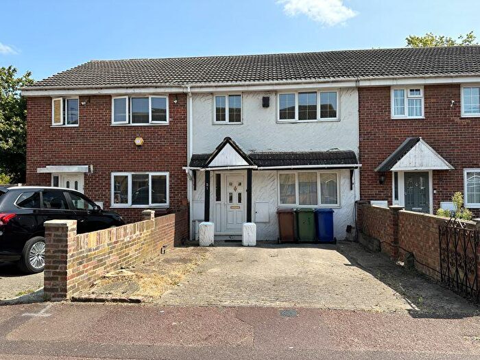 3 Bedroom Terraced House To Rent In Three Bedroom Mid Terrace House In Dent Close, South Ockendon, Essex, RM15