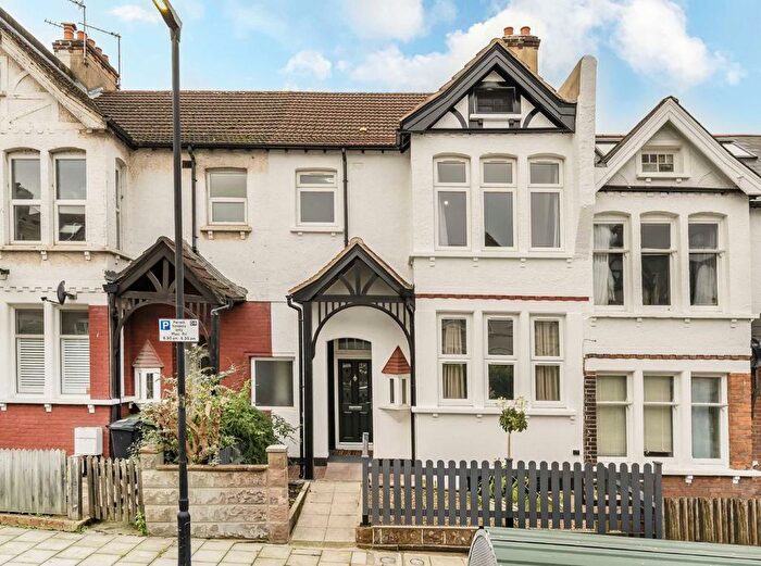 3 Bedroom Maisonette To Rent In Doverfield Road, Brixton, SW2