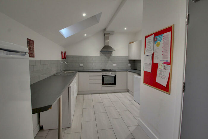 4 Bedroom Apartment To Rent In Braunstone Gate, Leicester, LE3