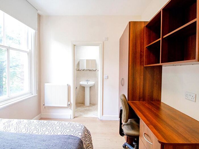 Apartment To Rent In Apt A, Springfield Mount #, LS2