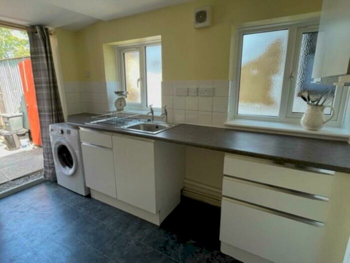 1 Bedroom Flat To Rent In Bridge Street, Witney, OX28