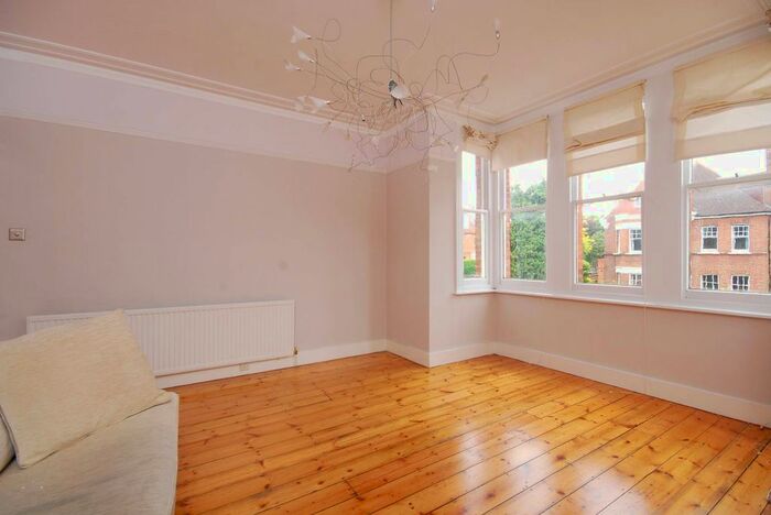 1 Bedroom Flat To Rent In Lytton Grove, Putney, London, SW15