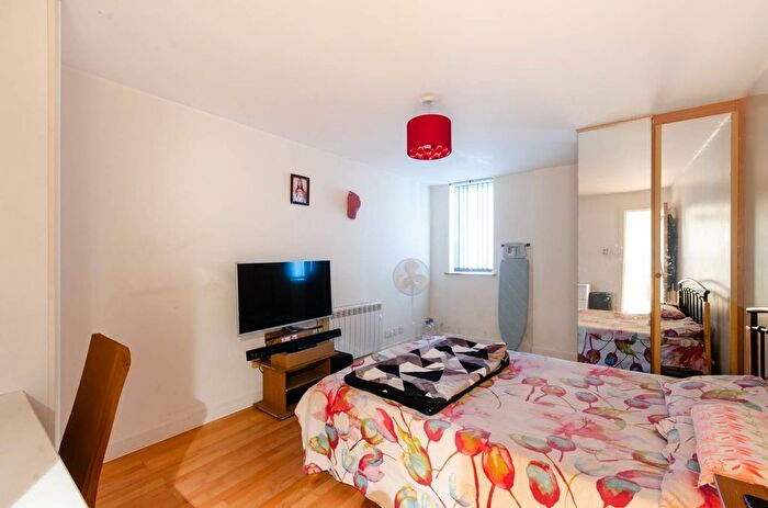 1 Bedroom Flat To Rent In Lyon Road, Harrow, HA1