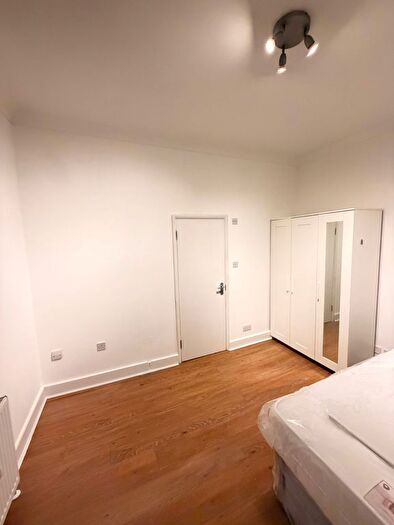 1 Bedroom Property To Rent In Chapter Road, NW2