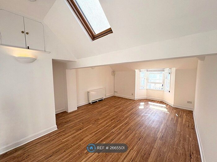 Studio To Rent In Clarence Square, Brighton, BN1