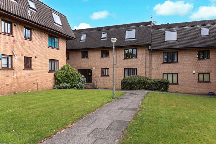 2 Bedroom Flat For Sale In Shawhill Road, Shawlands, Glasgow, G41