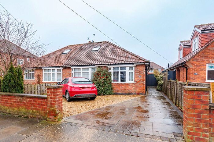 2 Bedroom Semi-Detached Bungalow For Sale In Woodlands Grove, York, YO31