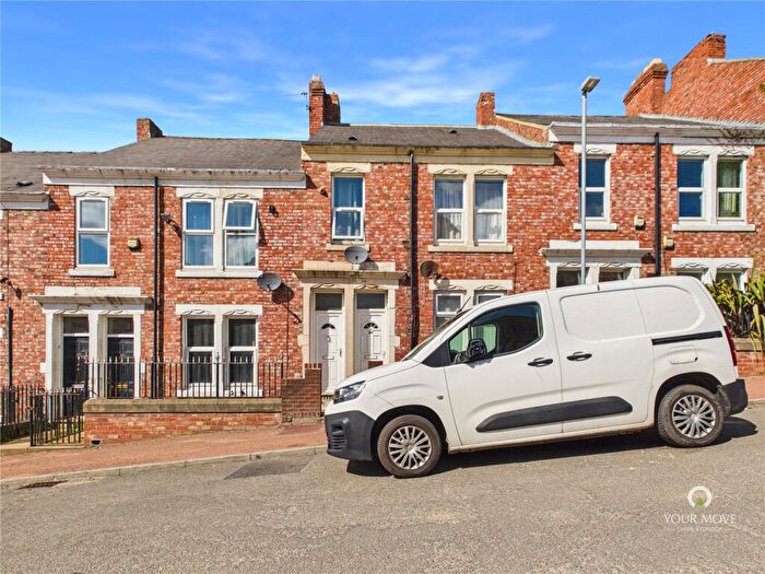 2 Bedroom Flat For Sale In Hyde Park Street, Bensham, Gateshead, NE8