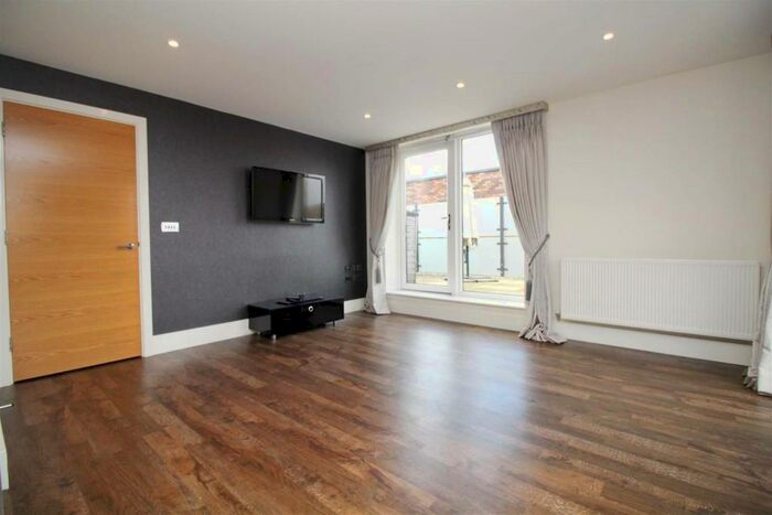 1 Bedroom Flat To Rent In Madeleine Court, Harrow, Stanmore, HA7