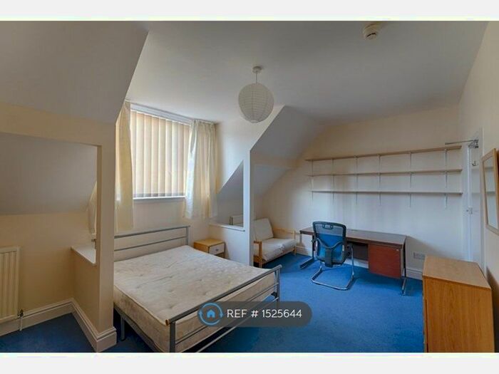 7 Bedroom Semi-Detached House To Rent In Argyle Avenue, Manchester, M14