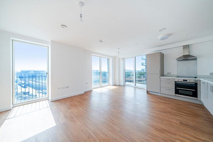 2 Bedroom Flat To Rent In Abbey Road, Barking, IG11