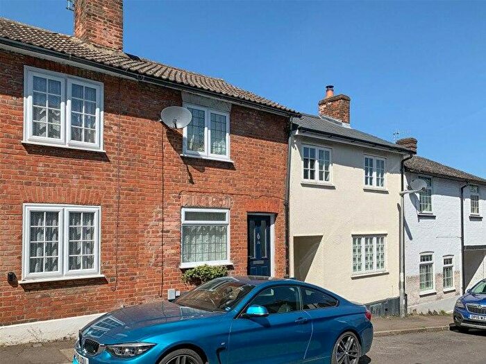 2 Bedroom House To Rent In Highfield Road, Berkhamsted, HP4